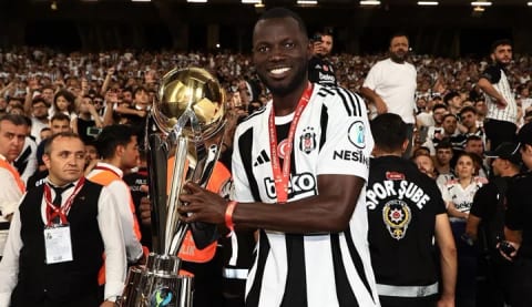 Omar Colley, Yunanistan’da! İşte ilk görüntüler!