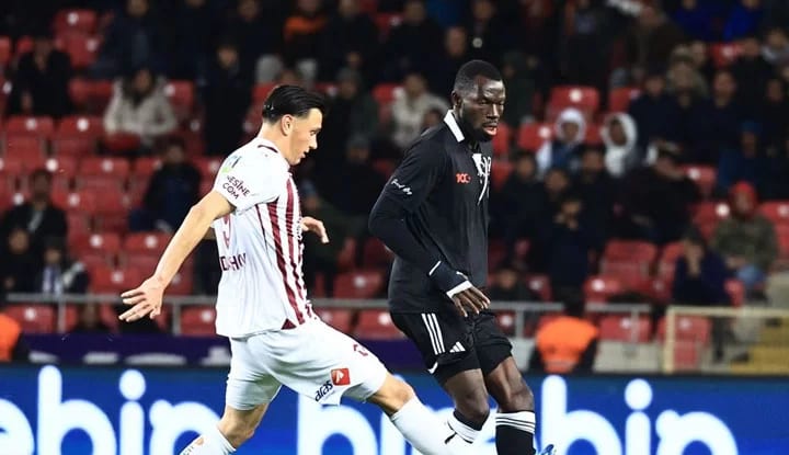 Omar Colley'den kariyer rekoru!