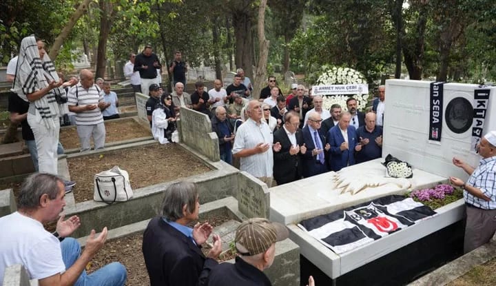 Onursal Başkan Süleyman Seba kabri başında anıldı!