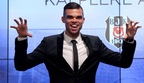Pepe futbolu bıraktı!