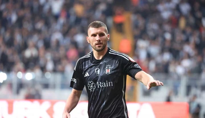 Rebic cezalı duruma düştü!