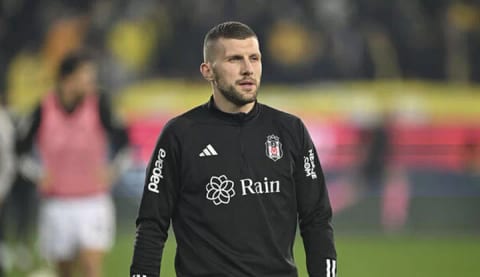 Rebic'in maaşı transfer görüşmelerini zora sokuyor!