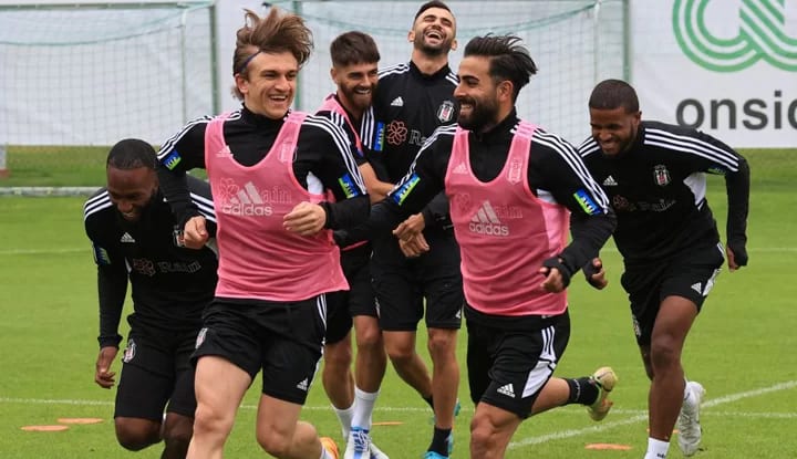 Rıdvan Yılmaz yuvada kalıyor!