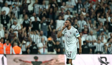 Romain Saiss'e sürpriz talip!