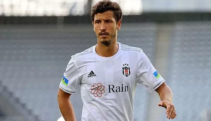 Salih Uçan, Beşiktaş'ın yeni teklifini kabul etmedi!