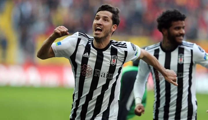 Salih Uçan zirveyi gördü! Müthiş istatistik...