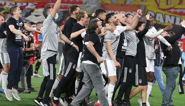ŞAMPİYON BEŞİKTAŞ!