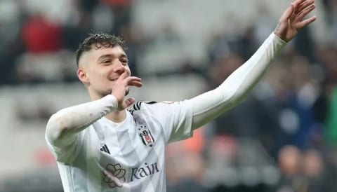 Şarkıcı Melis Kar'dan, Beşiktaş'a özel kupa şarkısı!