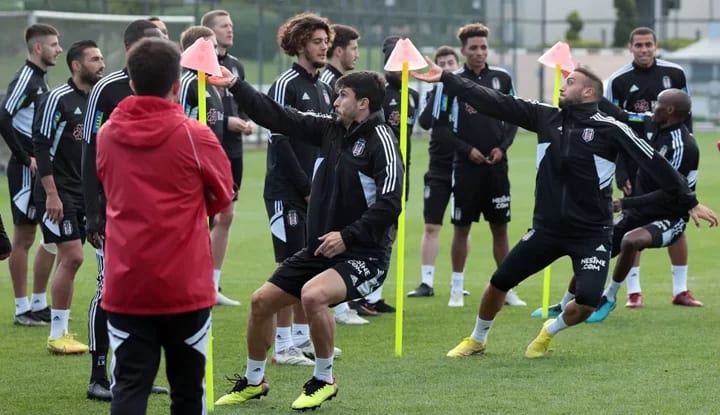 Şenol Güneş'ten derbi öncesi değişiklik!