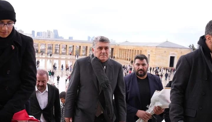 Serdal Adalı’dan Anıtkabir’e ziyaret!