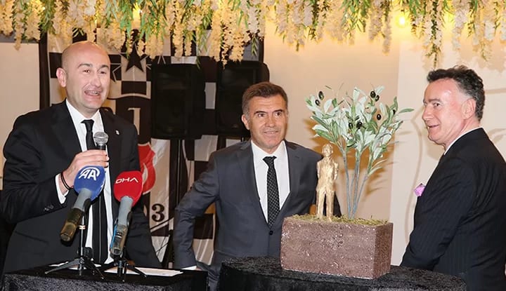 Süleyman Seba'nın heykeli dikiliyor