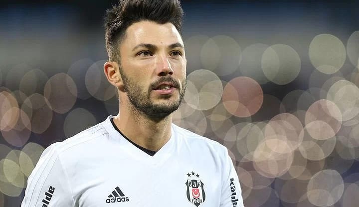 Tolgay Arslan derbideki favori takımını açıkladı!