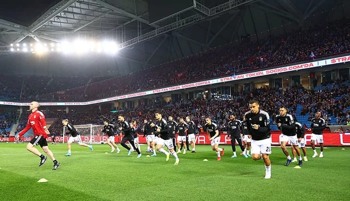 Trabzon'da maçın ilk yarısında skandal kararlar