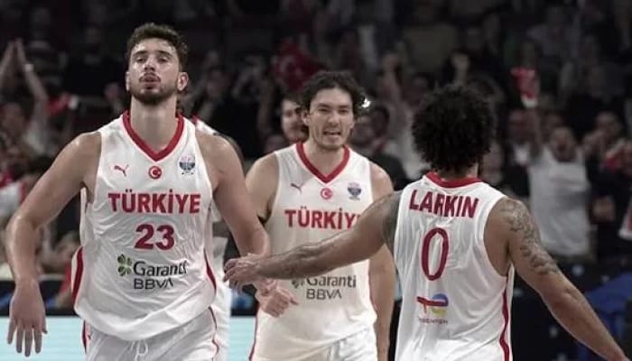 Türkiye, Eurobasket'te finale yükseldi!