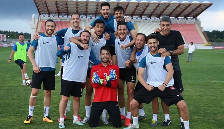 Ümraniyespor'dan Ajdin Hasic ve Erdem Seçgin açıklaması