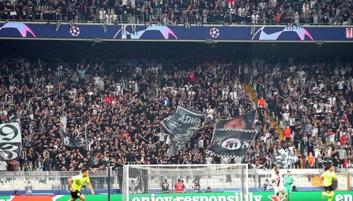 Vodafone Park'ta maç sonu büyük destek!