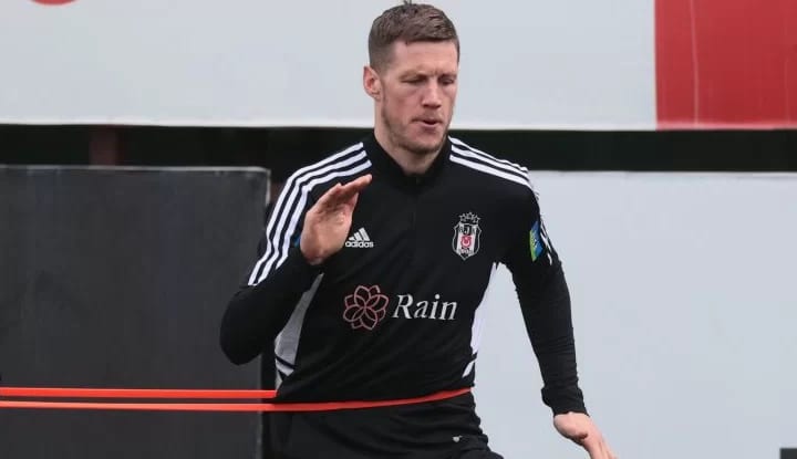 Wout Weghorst salonda çalıştı!
