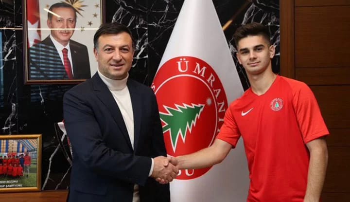 Ajdin Hasic, Ümraniyespor formasını giydi!