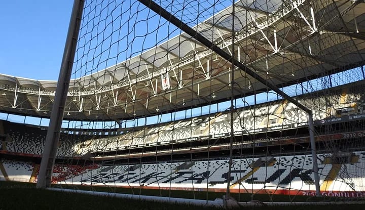 Vodafone Park'ta sürpriz maçlar! Beşiktaşlı yönetici açıkladı!