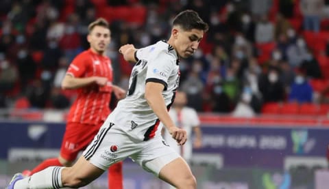 "17 yaşındaki Emirhan İlkhan, Larin ve Kenan'a..."