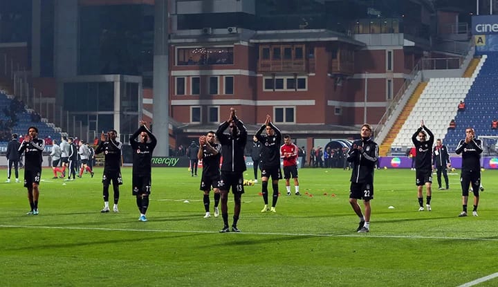 Skandal karar! Faul verilmedi, gol kararı çıktı!