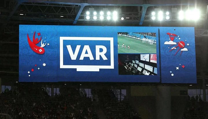 VAR'da devrim gibi değişiklik! FIFA'dan açıklama geldi!