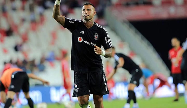 "Quaresma ile yollar ayrılmalı, takımı bozuyor"
