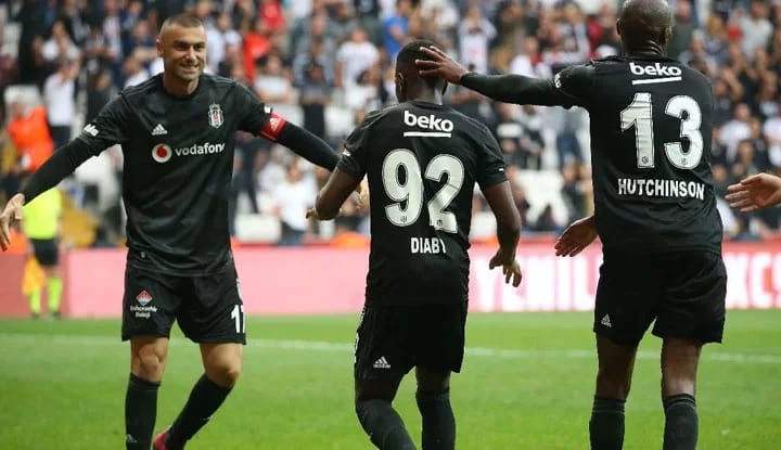 Beşiktaş'ta derbi öncesi Burak Yılmaz ve Diaby gelişmesi!