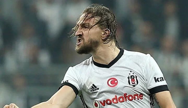 Beşiktaş, Caner Erkin ile sözleşme imzalıyor!