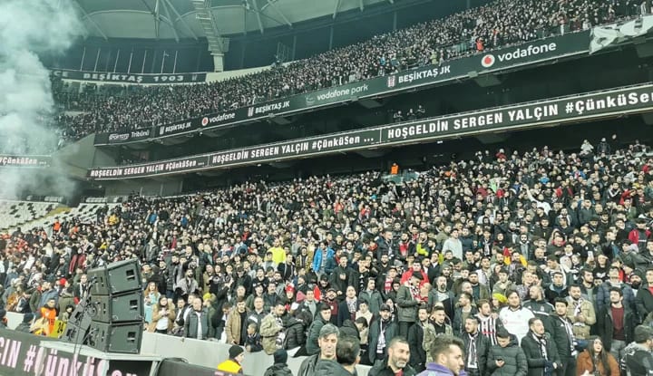 Vodafone Park'ta Fikret Orman tepkisi!