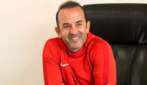 Mehmet Özdilek'in sözleşmesinde Beşiktaş maddesi!
