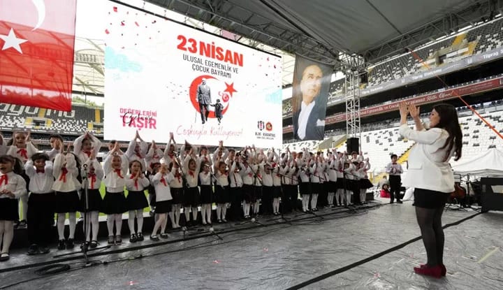 23 Nisan Ulusal Egemenlik ve Çocuk Bayramı Tüpraş Stadyumu’nda kutlandı!