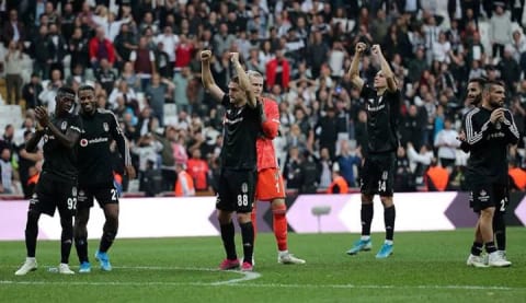 Beşiktaş'ta iki oyuncuya özel hayat uyarısı!