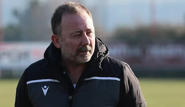 Sergen Yalçın, Beşiktaş'ta ilk antrenmanına çıktı!