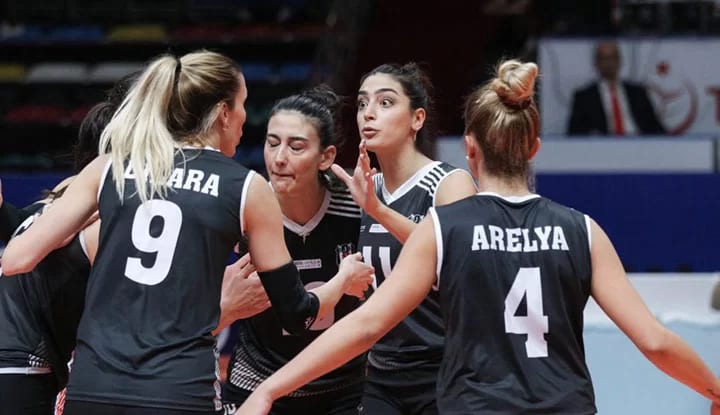 Kadın Voleybol Takımı, sezona galibiyetle başladı!