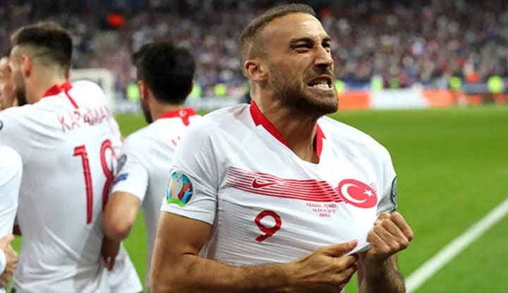 Cenk Tosun, Manchester City maçını bekliyor!
