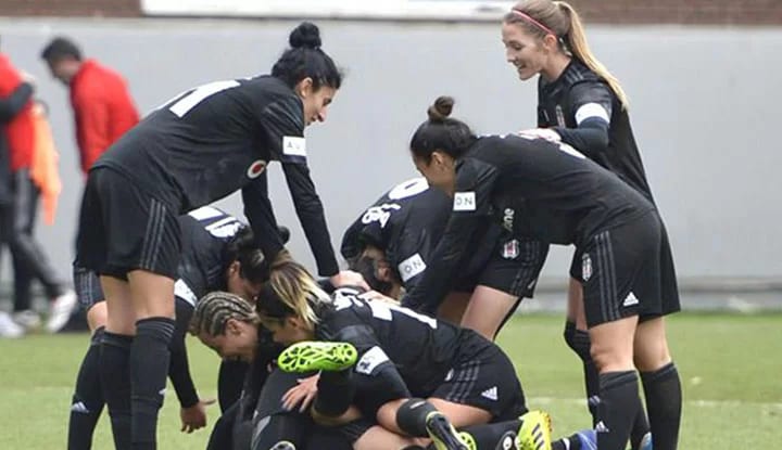 Kadın Futbol Takımı, tek golle galip!