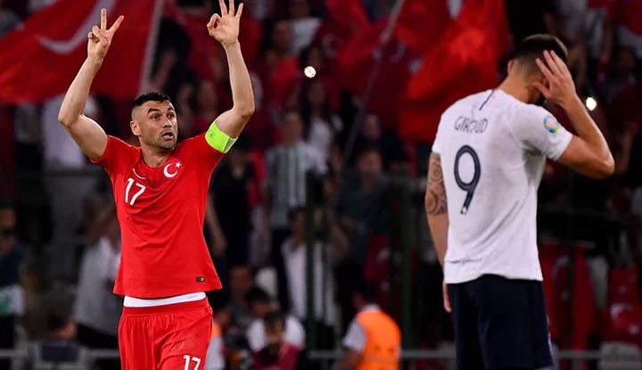 Fransızların Burak Yılmaz korkusu! Yıldız golcüye benzettiler!