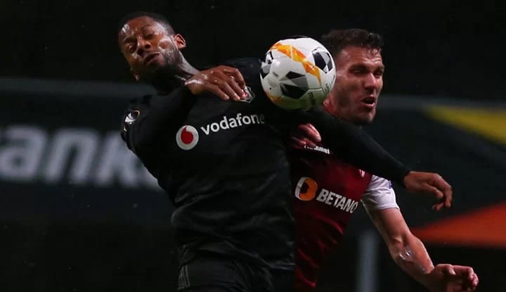 Beşiktaş'ta Lens, kırmızı kart gördü!