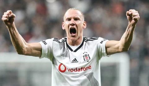 Beşiktaş'ta Vida'ya 4 teklif birden!