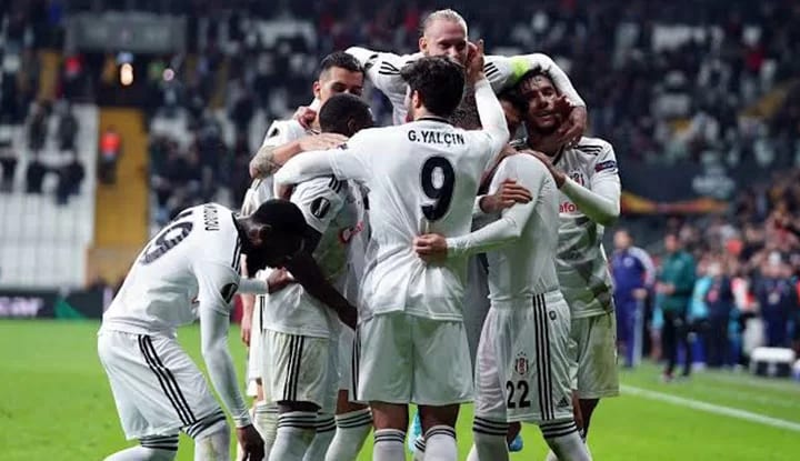 Beşiktaşlı yıldıza eleştiri! "Sistemi bozuyor"