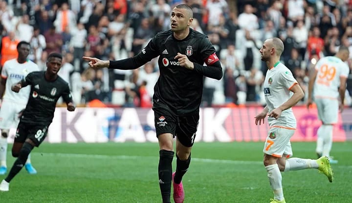 Beşiktaş'ta Burak Yılmaz, şampiyonluk umutlarını tazeledi!