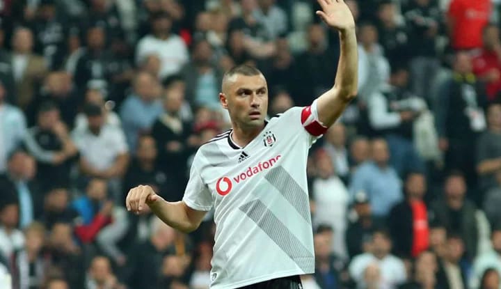 VAR penaltıyı verdi, Burak Yılmaz golle döndü!