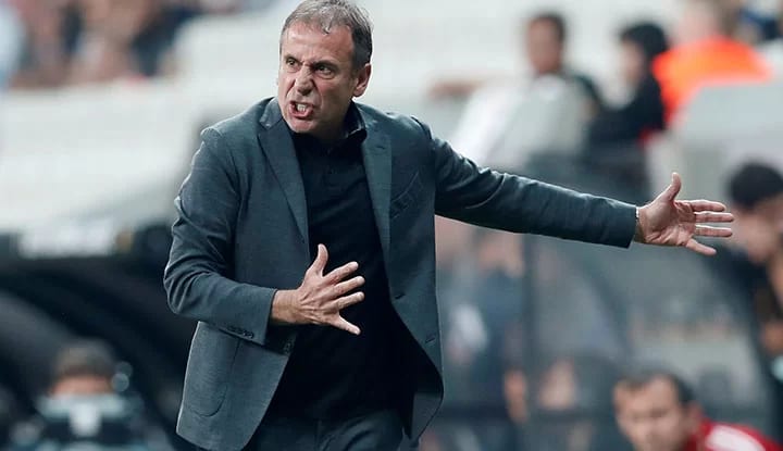 Vodafone Park'ta Abdullah Avcı için istifa tezahüratları yapıldı!