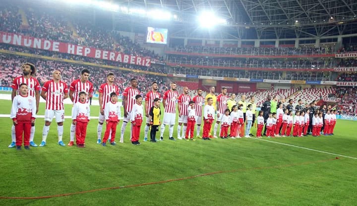 Antalya'da ikinci yarıda hakem değişikliği!