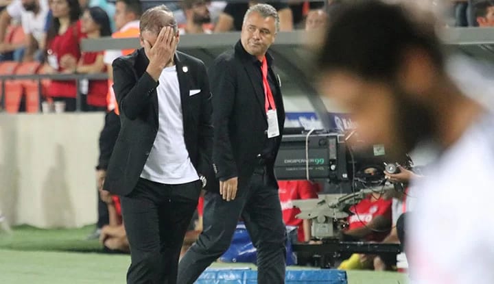 Beşiktaş'ta Abdullah Avcı'dan soyunma odasında sert tepki!