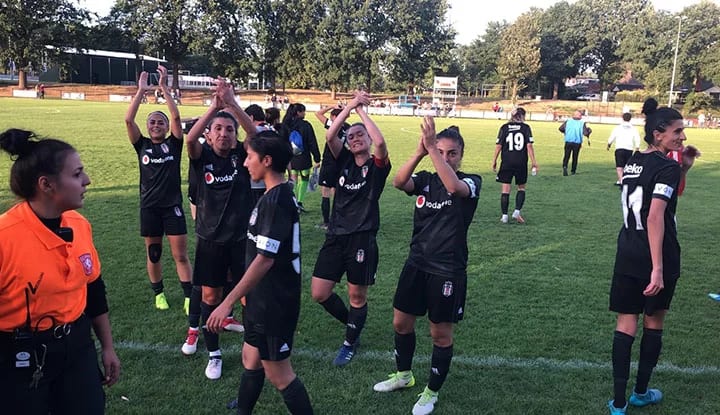 Kadın Futbol Takımı, Twente ile berabere kaldı