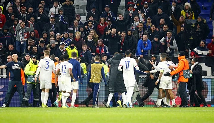 Lyon taraftarından Marcelo'ya çirkin saldırı!