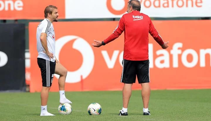 Beşiktaş'ta Abdullah Avcı'dan Caner Erkin'le özel görüşme!