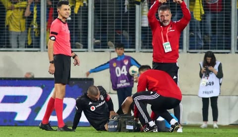 Beşiktaş'ta Burak Yılmaz'dan kötü haber!